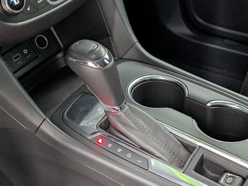 Used 2019 Chevrolet Equinox LT FWD image 25