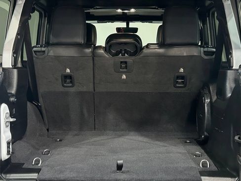Used 2021 Jeep Wrangler Unlimited Sahara AWD/4WD image 33