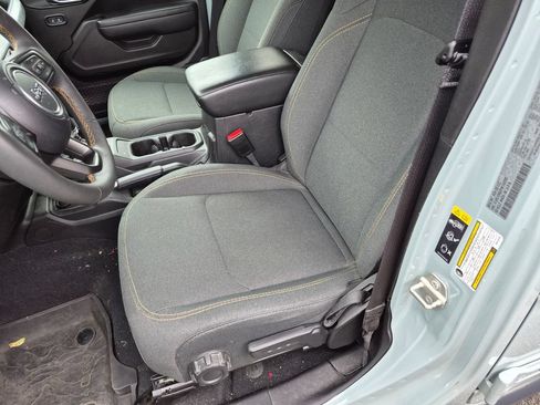 Used 2024 Jeep Wrangler Unlimited AWD/4WD image 19