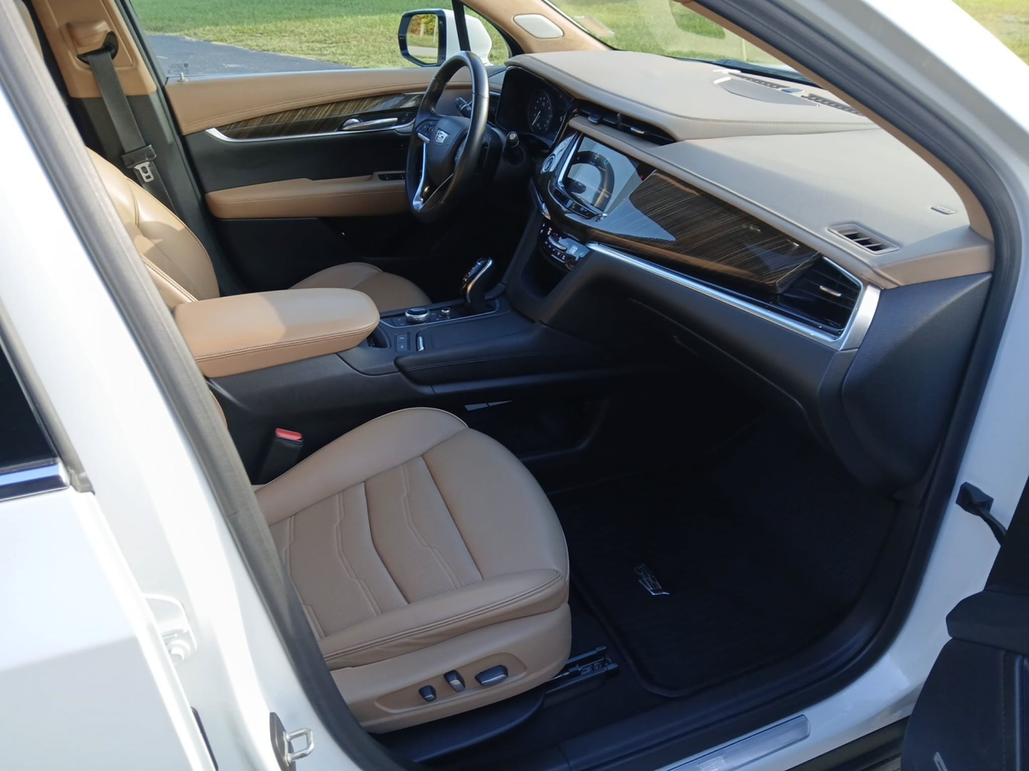 Used 2022 Cadillac XT6 Premium Luxury w/ Platinum Package AWD/4WD image 34