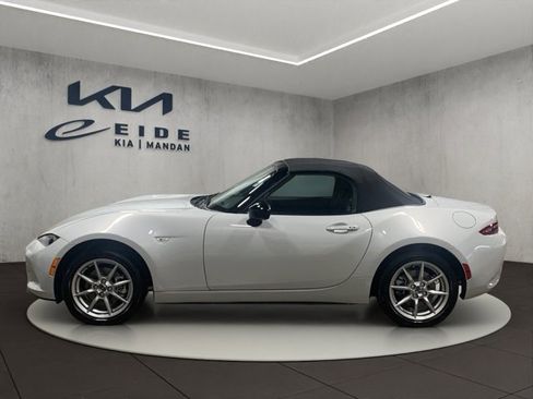 Used 2016 MAZDA MX-5 Miata Sport image 3