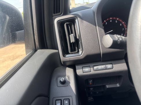 Used 2026 Nissan Frontier PRO-4X AWD/4WD image 34