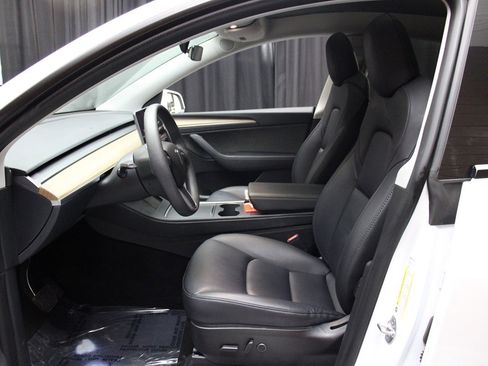 Used 2023 Tesla Model Y Long Range image 17