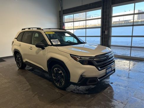 Used 2025 Subaru Forester Limited image 11