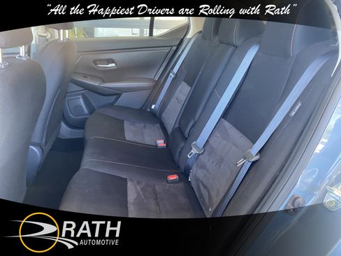 Used 2025 Nissan Sentra SR FWD image 18