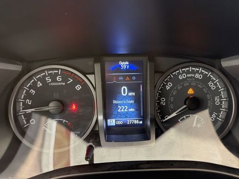 Used 2023 Toyota Tacoma TRD Off-Road image 23