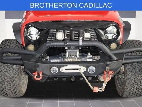 Used 2016 Jeep Wrangler Unlimited Rubicon w/ Connectivity Group image 10