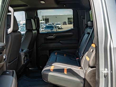 Used 2024 GMC Sierra 1500 AT4 w/ Technology Package AWD/4WD image 43
