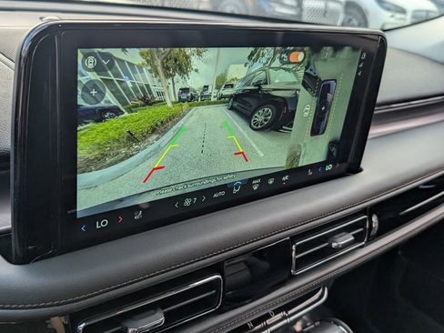 New 2026 Lincoln Aviator AWD image 17