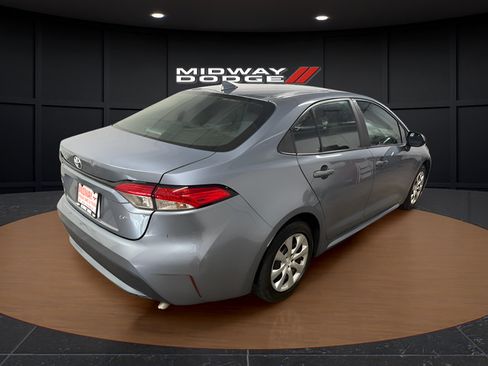 Used 2022 Toyota Corolla LE FWD image 4