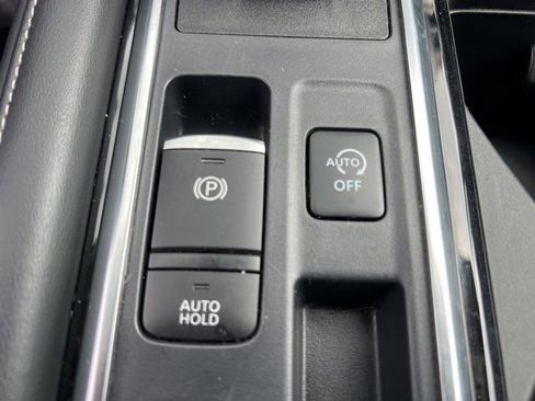 Used 2024 Nissan Pathfinder SV image 23