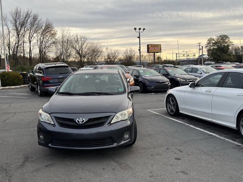 Used 2011 Toyota Corolla LE image 1
