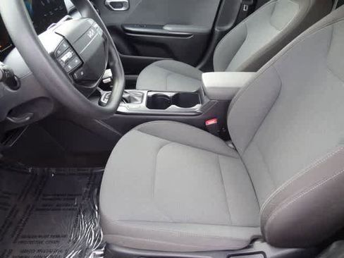 Used 2025 Kia K4 FWD image 6