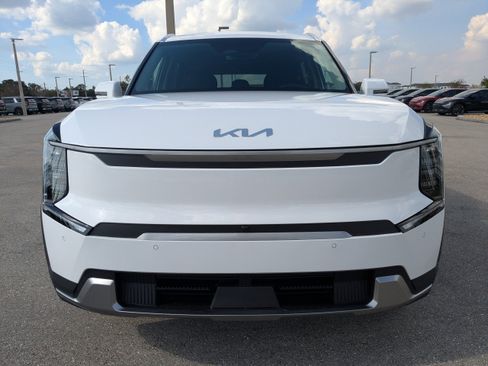 New 2026 Kia EV9 Wind image 3
