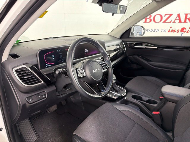 Used 2025 Kia Seltos S FWD image 18