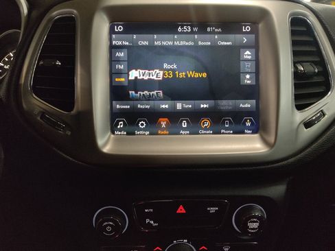 Used 2017 Jeep Compass Latitude w/ Popular Equipment Group FWD image 25