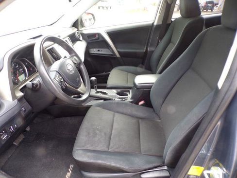 Used 2014 Toyota RAV4 LE image 10