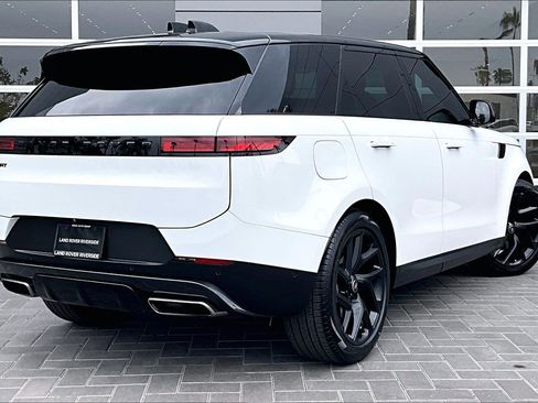 Used 2024 Land Rover Range Rover Sport SE image 13