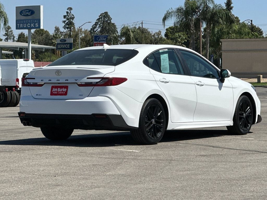 Used 2025 Toyota Camry SE FWD image 3