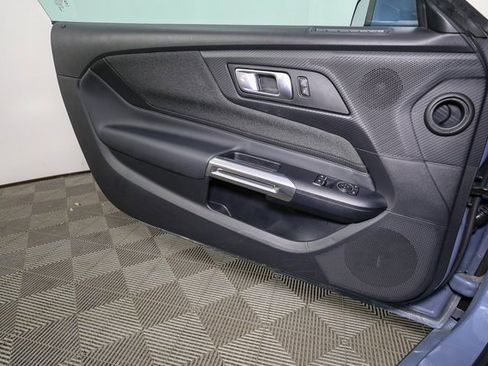 Used 2025 Ford Mustang Coupe image 34