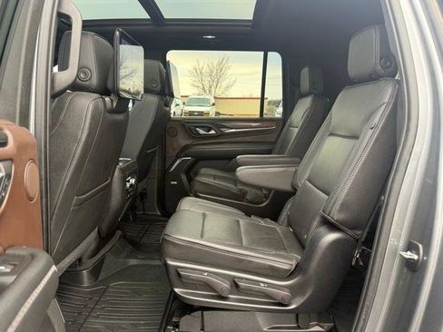 Used 2021 GMC Yukon XL Denali image 32