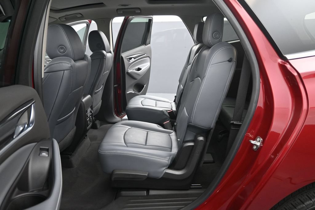 Used 2018 Buick Enclave Premium w/ LPO, Hit The Road Package FWD image 24