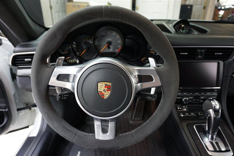 Used 2015 Porsche 911 GT3 RWD image 13