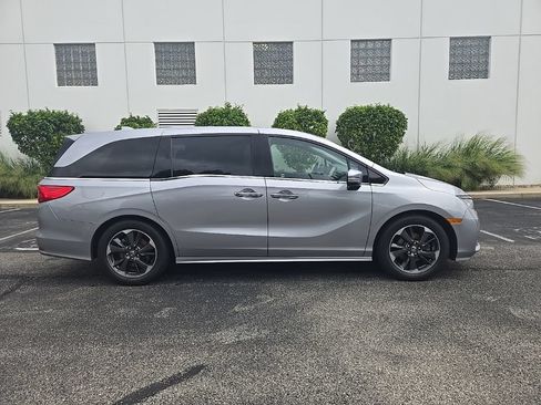 Used 2022 Honda Odyssey Elite image 9