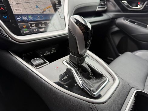 Used 2024 Subaru Outback Limited image 27