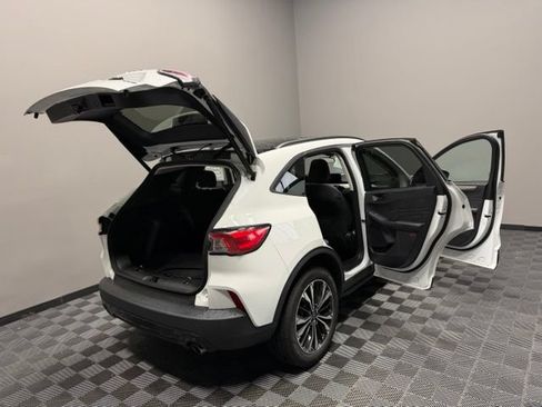 Used 2022 Ford Escape SE w/ SE Sport Appearance Package AWD/4WD image 28