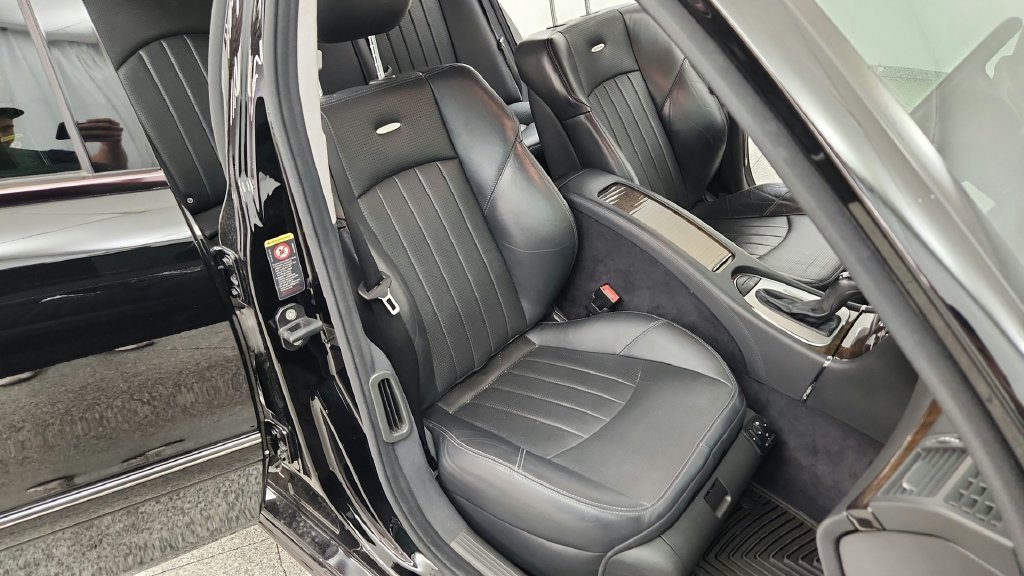 Used 2005 Mercedes-Benz E 55 AMG Sedan image 23