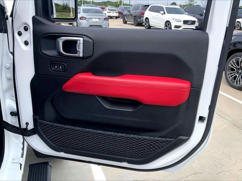 Used 2024 Jeep Wrangler Unlimited Rubicon AWD/4WD image 26