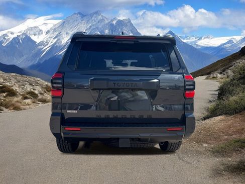 Used 2025 Toyota 4Runner TRD Off-Road Premium AWD/4WD image 4