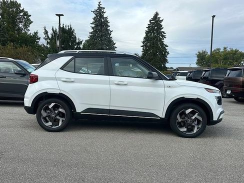 New 2026 Hyundai Venue SEL image 5