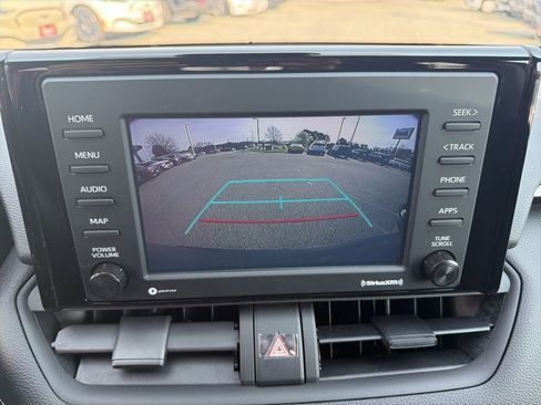 Used 2022 Toyota RAV4 LE image 24