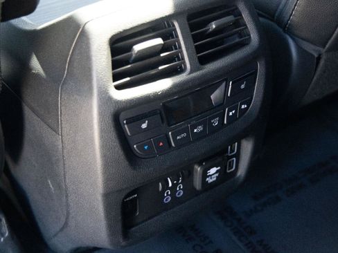 Used 2021 Honda Pilot Touring image 19