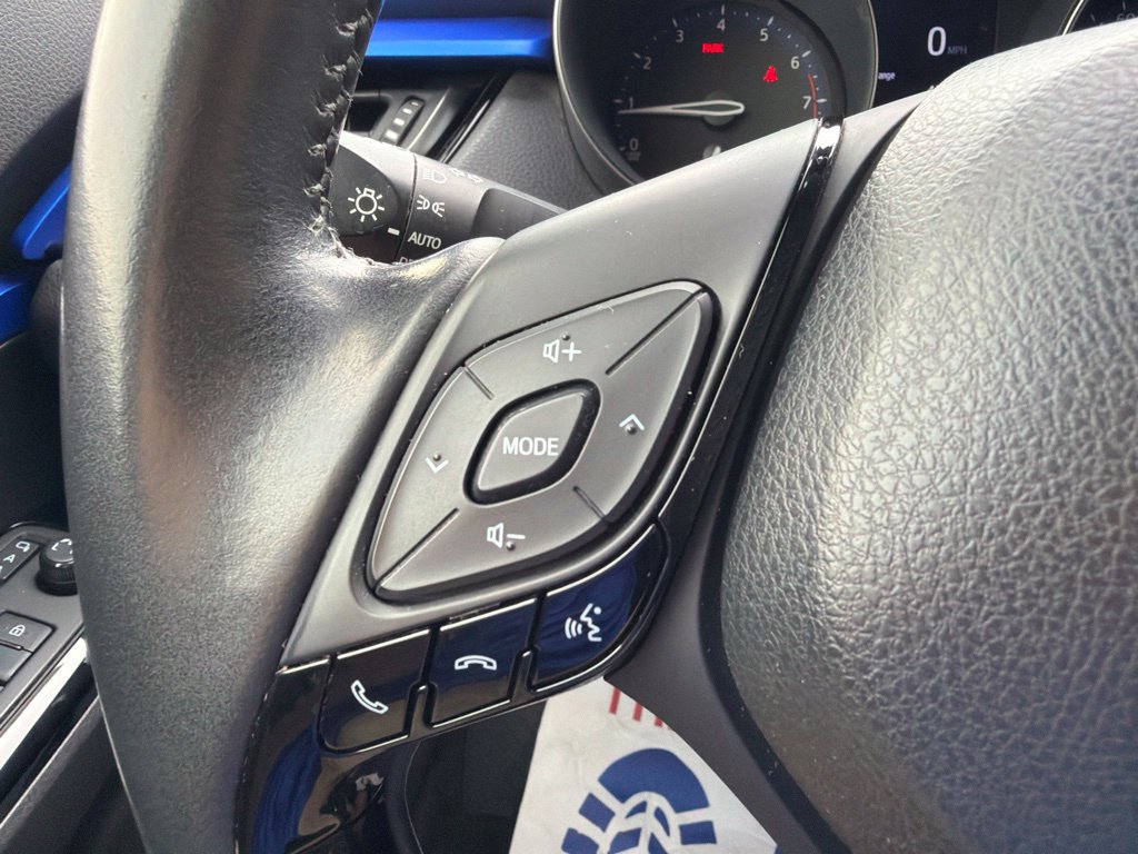 Used 2021 Toyota C-HR XLE FWD image 28