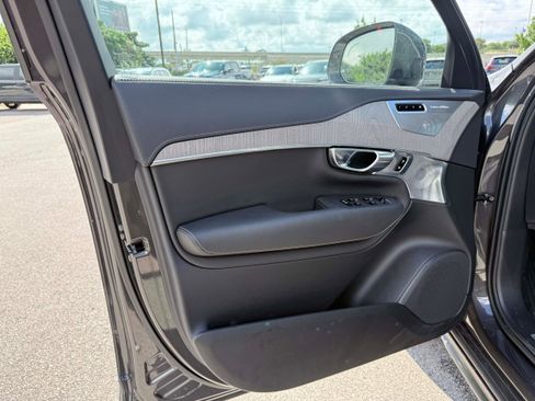 Certified 2025 Volvo XC90 T8 Ultra w/ Lounge Package AWD/4WD image 7