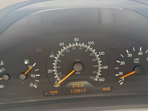 Used 1999 Mercedes-Benz CLK 320 Cabriolet image 24