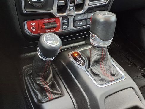 Used 2021 Jeep Wrangler Unlimited Rubicon AWD/4WD image 13