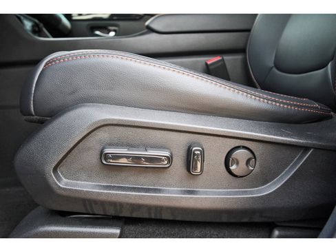 Used 2025 Honda Pilot TrailSport image 30