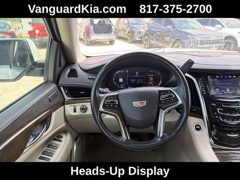 Used 2020 Cadillac Escalade Luxury AWD/4WD image 13