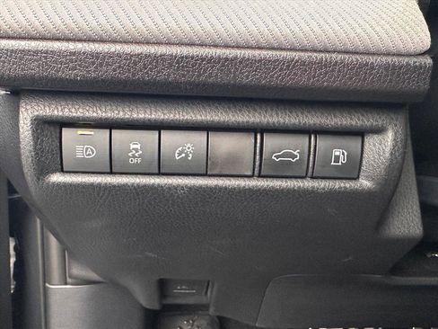 Used 2025 Toyota Camry SE image 17