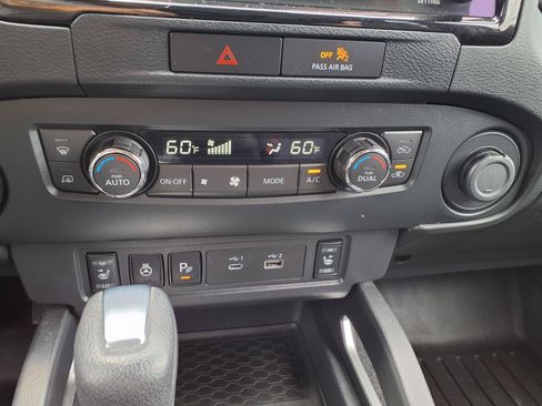 Used 2022 Nissan Frontier SV AWD/4WD image 18