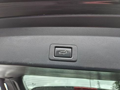 Used 2019 Subaru Ascent Limited w/ Popular Package #3 image 10