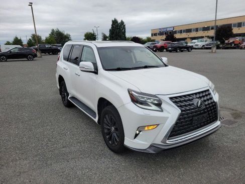 Used 2022 Lexus GX 460 Premium w/ Accessory Package AWD/4WD image 3