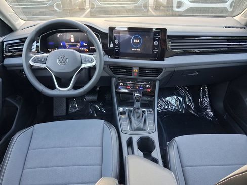 New 2026 Volkswagen Jetta SE FWD image 6