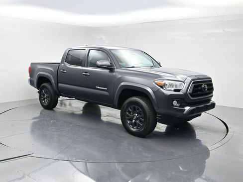 Used 2023 Toyota Tacoma SR5 RWD image 2