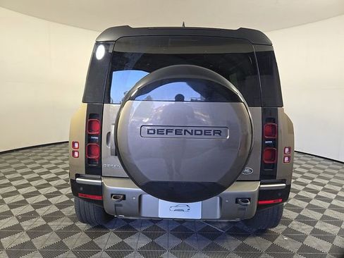 Used 2022 Land Rover Defender 110 X-Dynamic SE AWD/4WD image 6