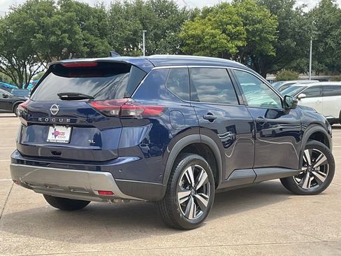Used 2026 Nissan Rogue SL FWD image 4